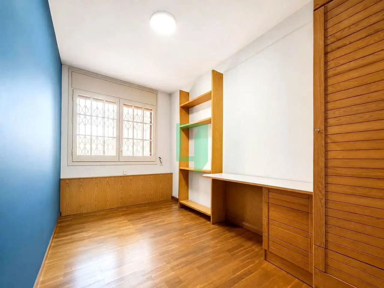 Dormitori de Casa o xalet en venda en Badalona amb Aire condicionat, Calefacció i Jardí privat