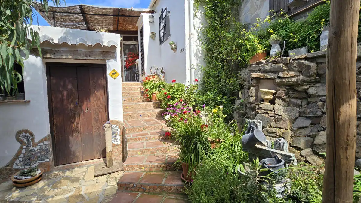 Casa rústica amb jardí en venda a Cómpeta, imagen 11