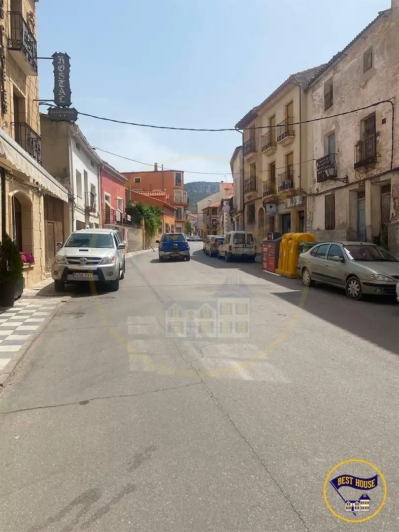 Vista exterior de Pis en venda en Priego amb Calefacció, Traster i Moblat