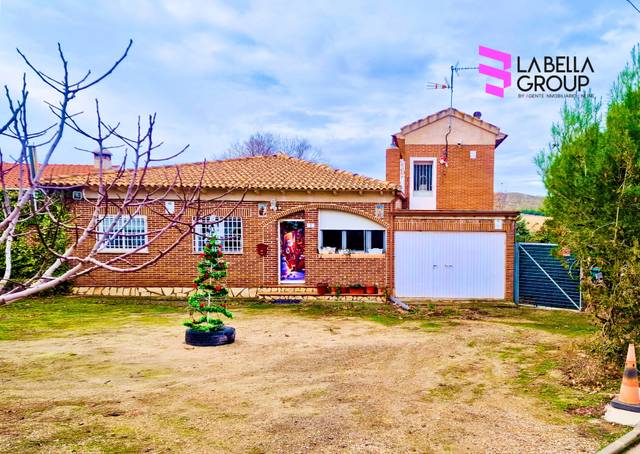 Casa-chalet en Venta en Calle Hervas Y Panduro en Zarza de Tajo