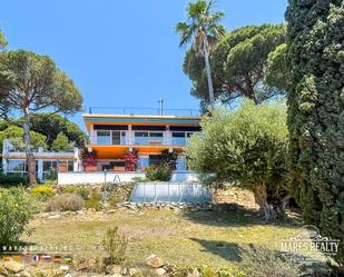 Vista exterior de Casa o xalet en venda en Arenys de Mar amb Aire condicionat, Calefacció i Jardí privat