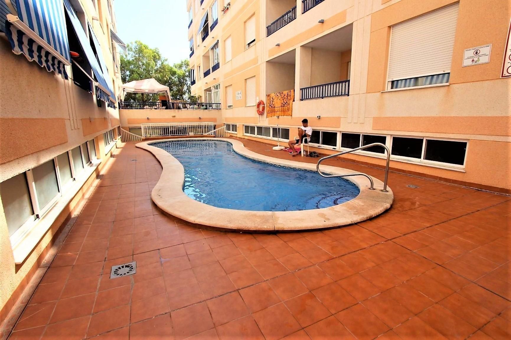 Apartment for sale in Calle GINER DE LOS RIOS, Las Viñas