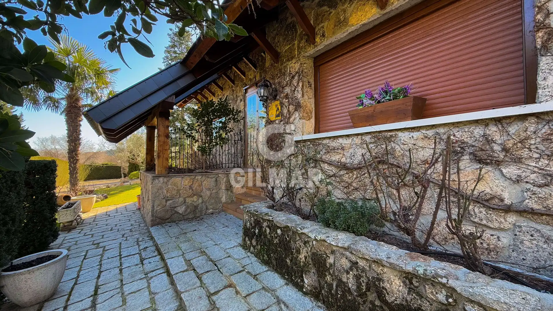 Vista exterior de Casa o xalet en venda en Navacerrada amb Calefacció, Jardí privat i Piscina
