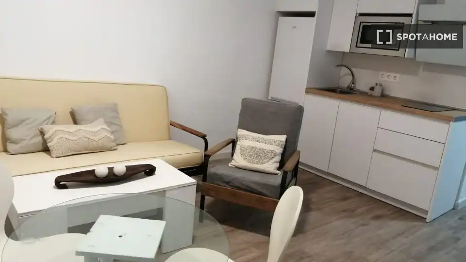Room in Camino de Ronda