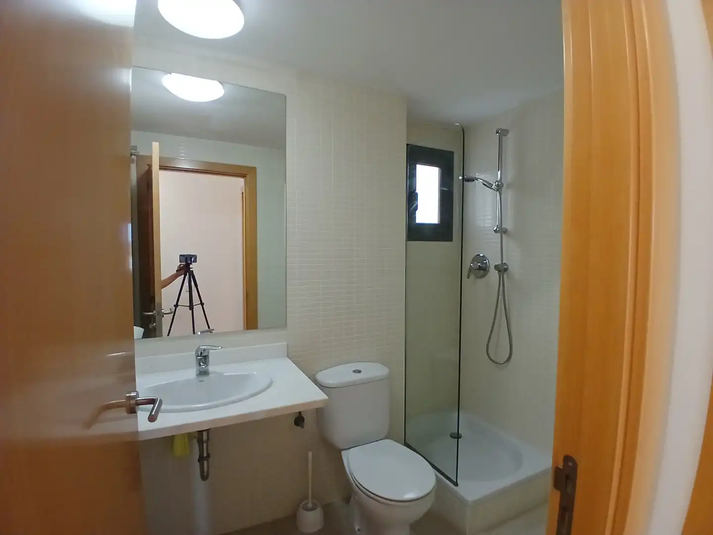 Badezimmer von Wohnung zum Verkauf in Girona mit Klimaanlage, Heizung und Balkon