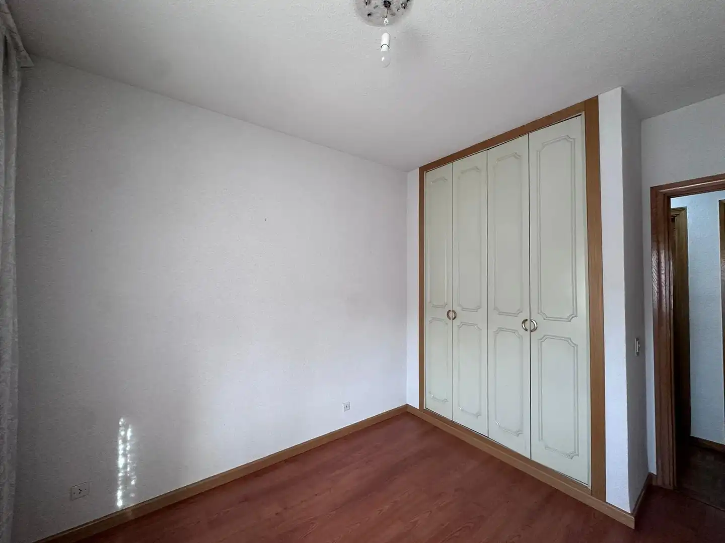 Habitación de Apartamento en venta en Madrid con Terraza y Piscina comunitaria