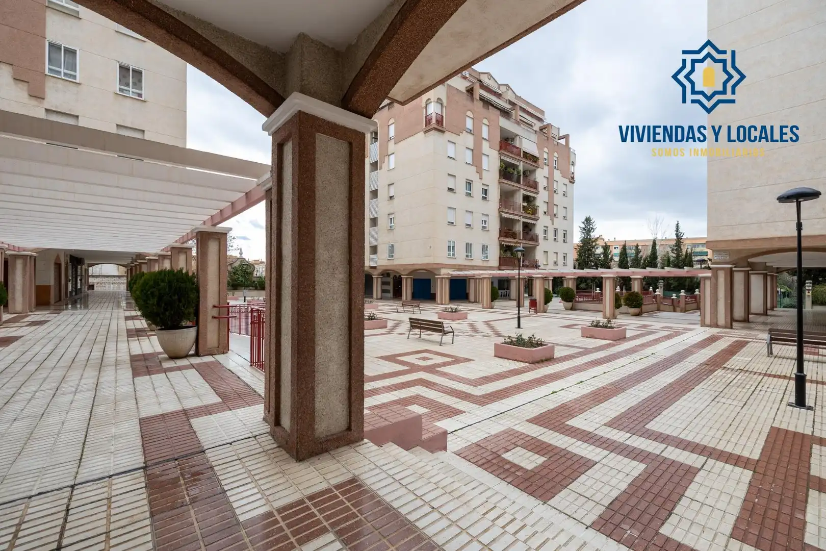 Vista exterior de Garaje en venta en Granada