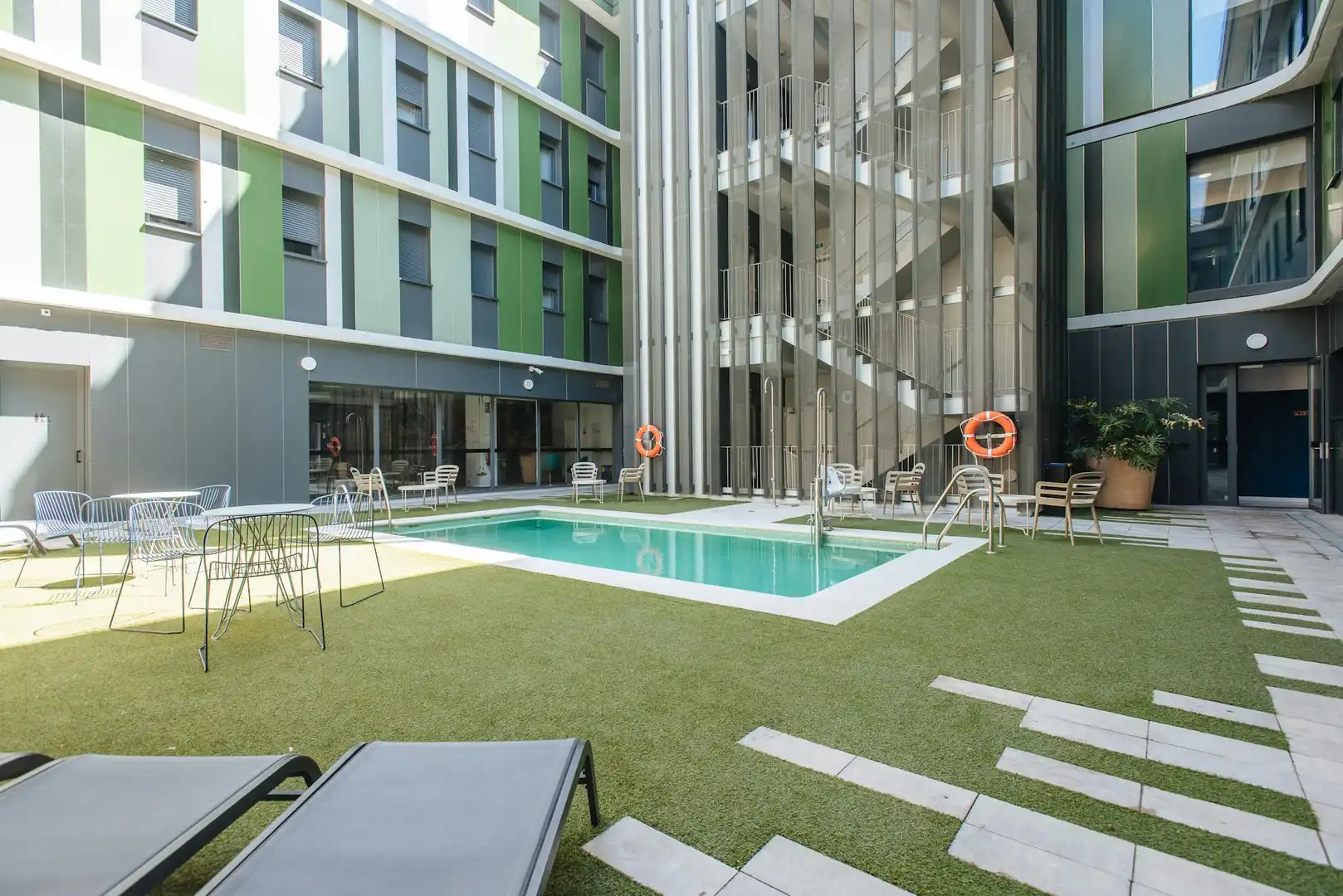 Piscina de Piso para compartir en  Sevilla Capital con Aire acondicionado y Calefacción
