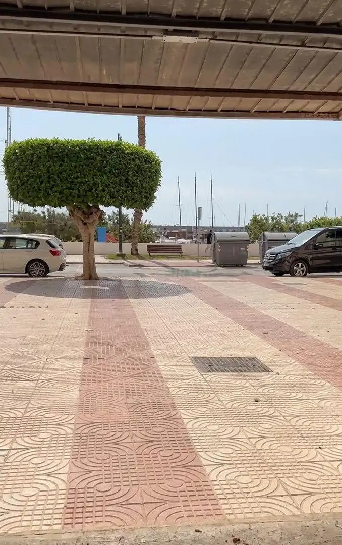 Parkplatz von Geschaftsraum zum Verkauf in Roquetas de Mar