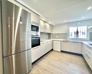 Kitchen of Single-family semi-detached to rent in  Sevilla Capital  with Air Conditioner, Private garden and Parquet flooring