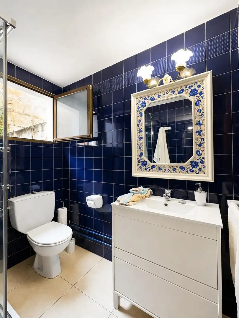 Badezimmer von Einfamilien-Reihenhaus zur Miete in Calvià mit Klimaanlage, Terrasse und Abstellraum