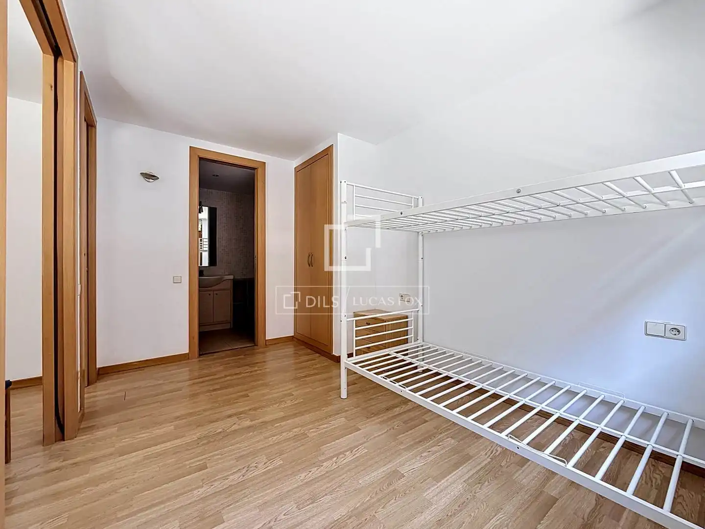 Habitación de Piso de alquiler en Madrid con Calefacción, Parquet y Trastero