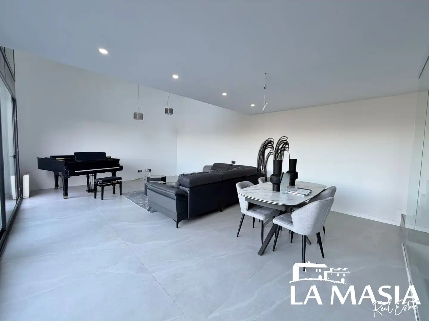 Sala de estar de Casa o chalet en venta en Canyelles con Aire acondicionado, Calefacción y Jardín privado