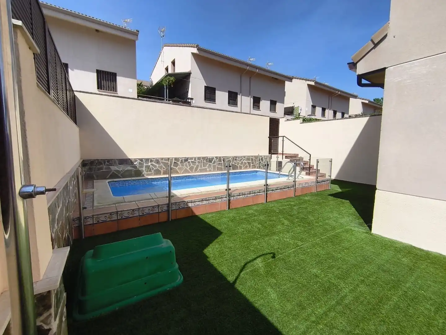 Piscina de Casa o chalet en venta en Carabaña con Calefacción, Jardín privado y Trastero