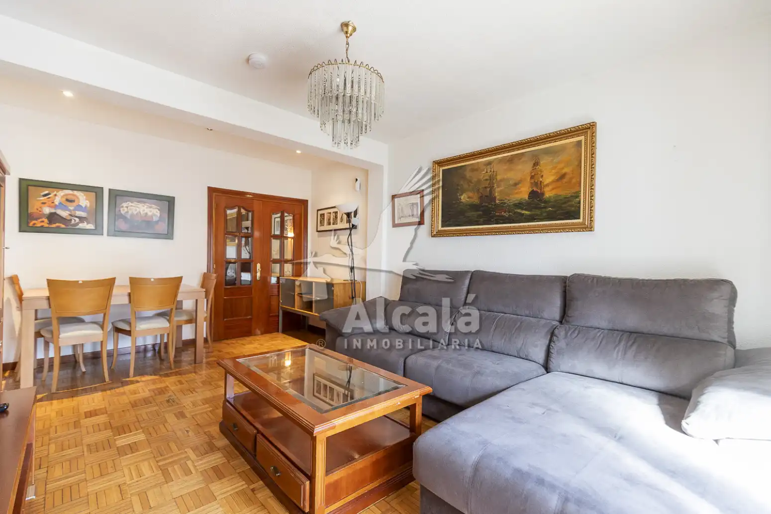 Living room of Flat for sale in Alcalá de Henares  with Air Conditioner, Heating and Parquet flooring