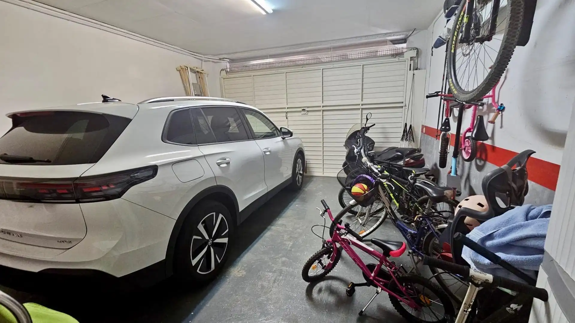 Parking de Casa o chalet en venta en Calella con Aire acondicionado, Calefacción y Jardín privado