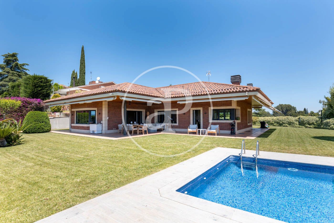 Exterior view of House or chalet to rent in Cerdanyola del Vallès  with Air Conditioner, Heating and Private garden