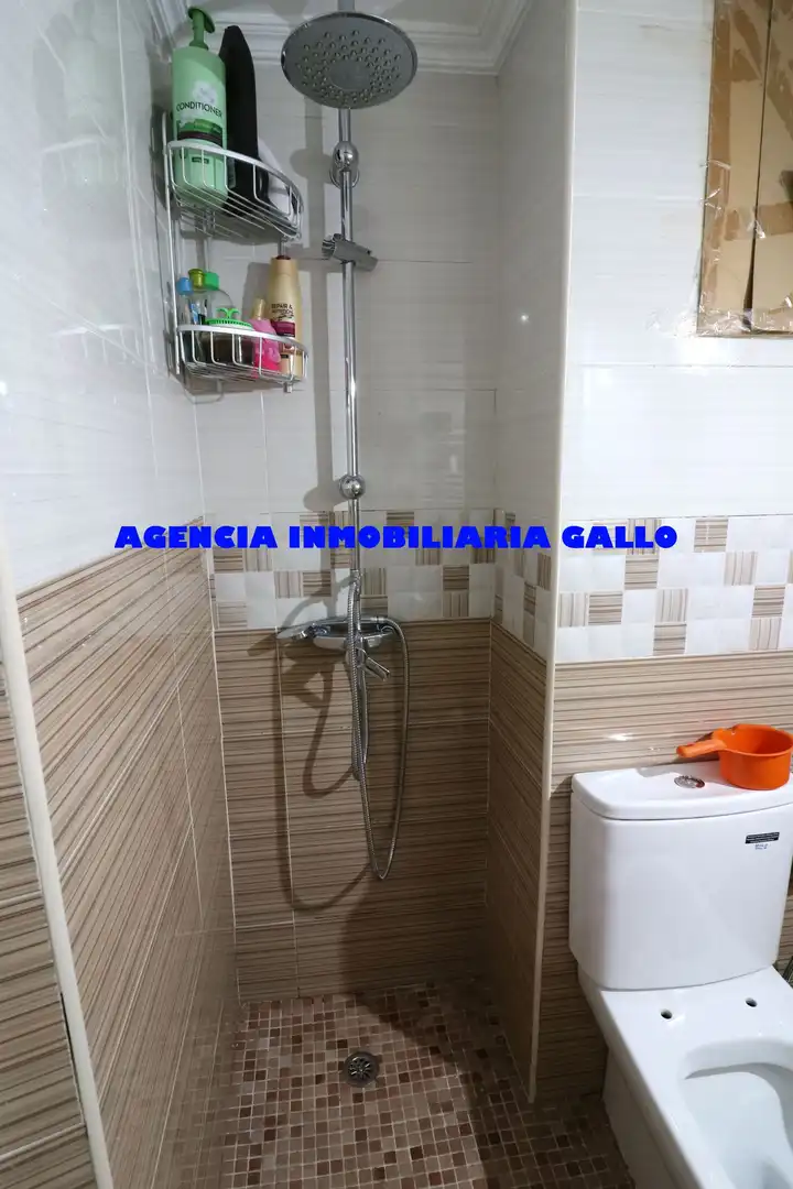 Baño de Piso en venta en Sevilla con Aire acondicionado