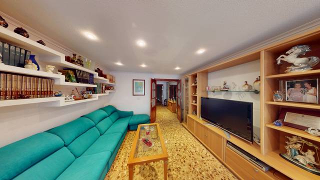 Piso en Venta en Calle Amadeo de Saboya en Carolinas Altas