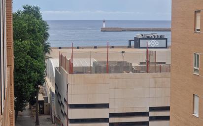 Vista exterior de Pis en venda en  Almería Capital amb Aire condicionat i Terrassa