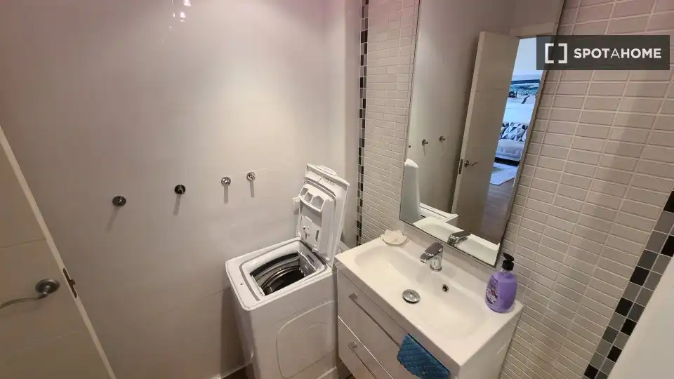 Baño de Apartamento para compartir en Orihuela con Aire acondicionado, Terraza y Amueblado