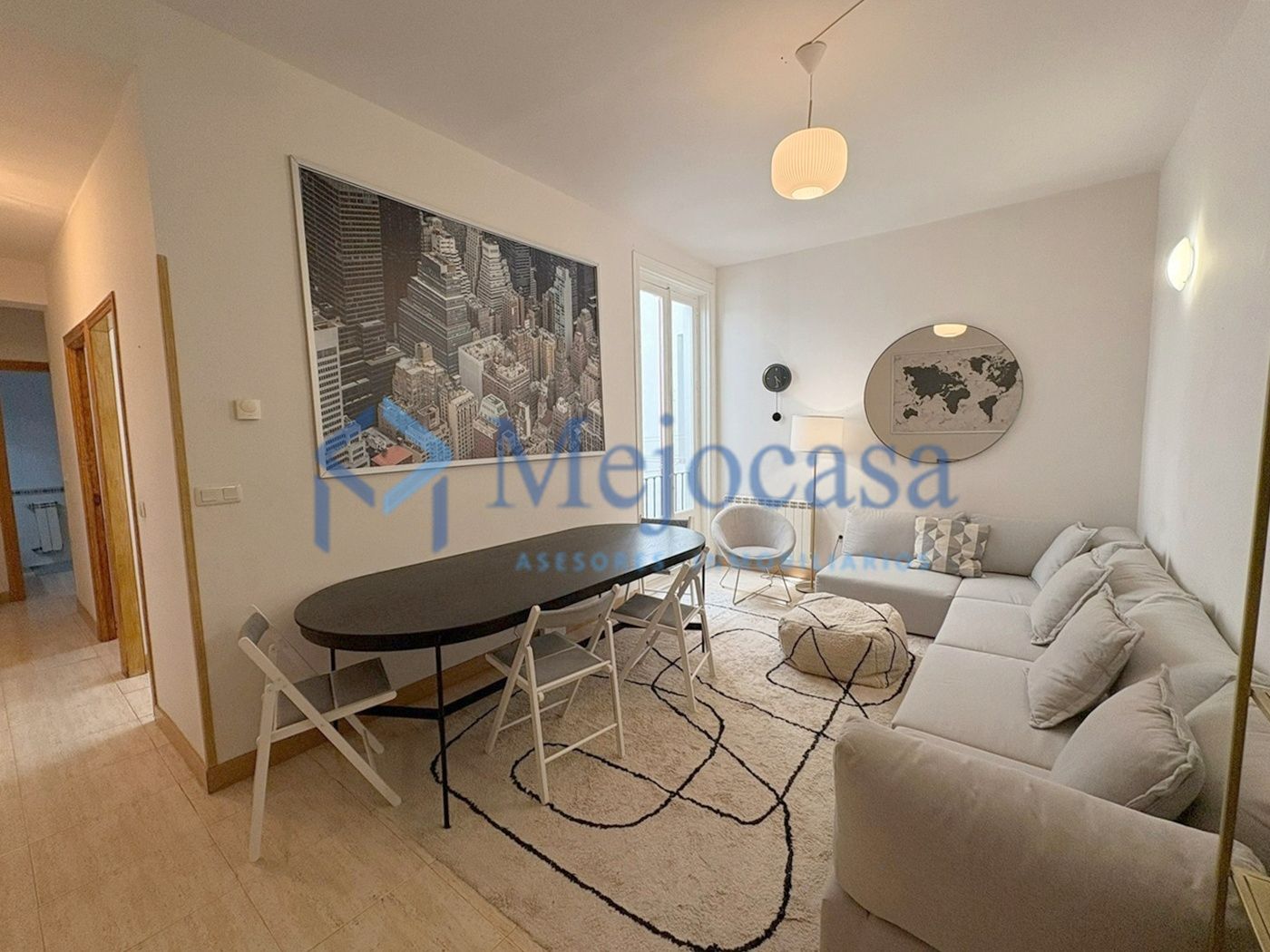 Sala d'estar de Pis en venda en  Madrid Capital amb Moblat i Balcó