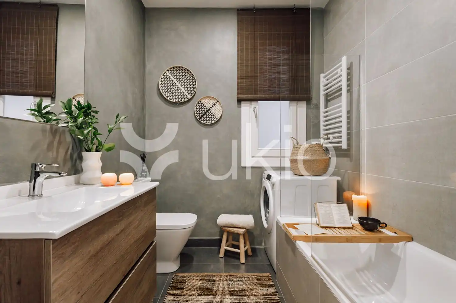 Baño de Apartamento de alquiler en Barcelona con Aire acondicionado, Calefacción y Amueblado