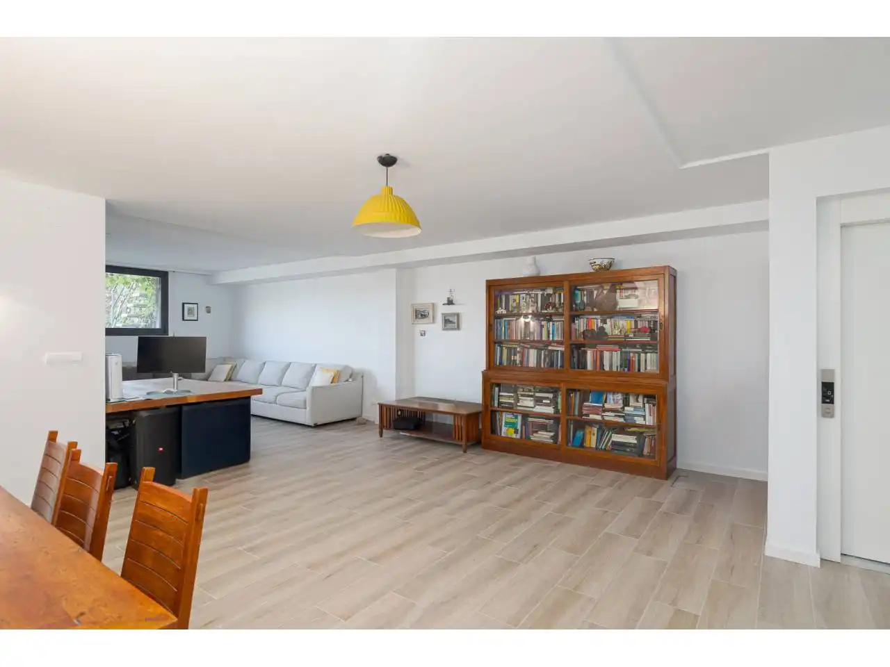 Sala d'estar de Casa o xalet en venda en Donostia - San Sebastián  amb Calefacció, Jardí privat i Terrassa
