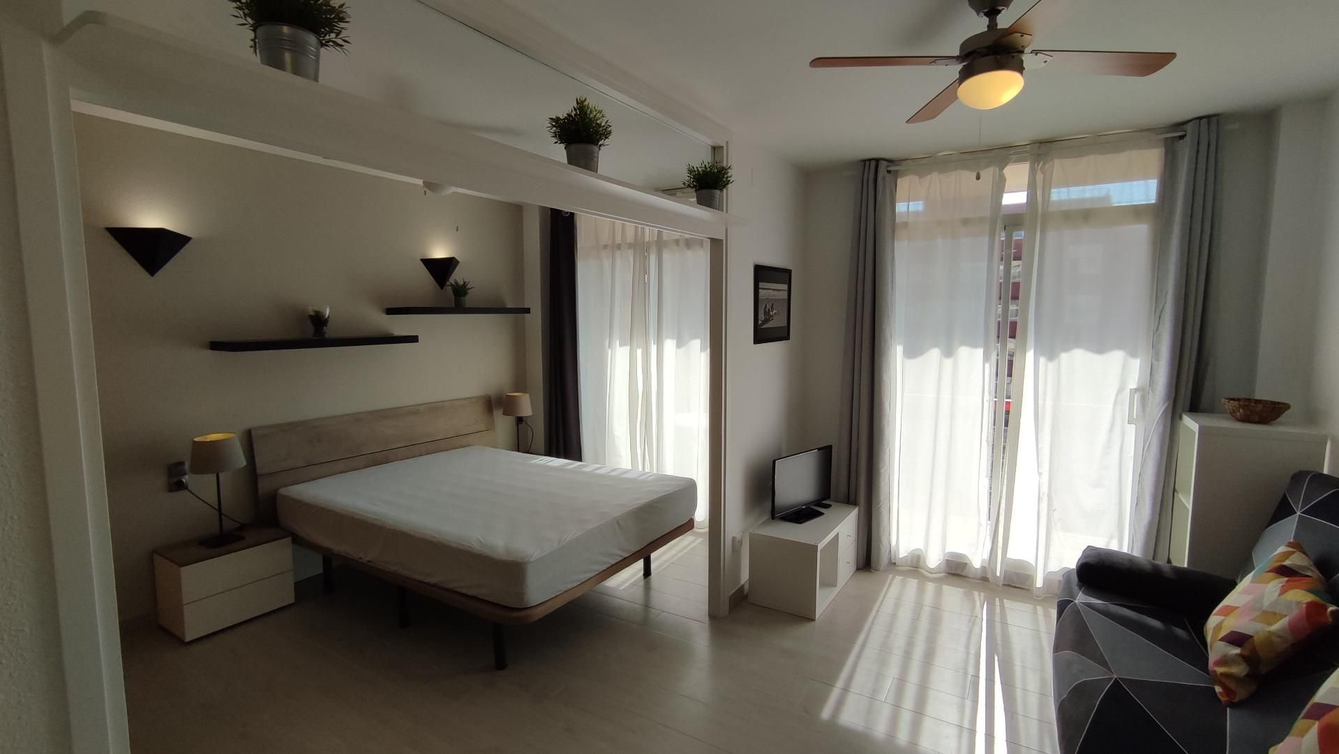 Dormitori de Apartament en venda en Calella amb Balcó i Piscina comunitària