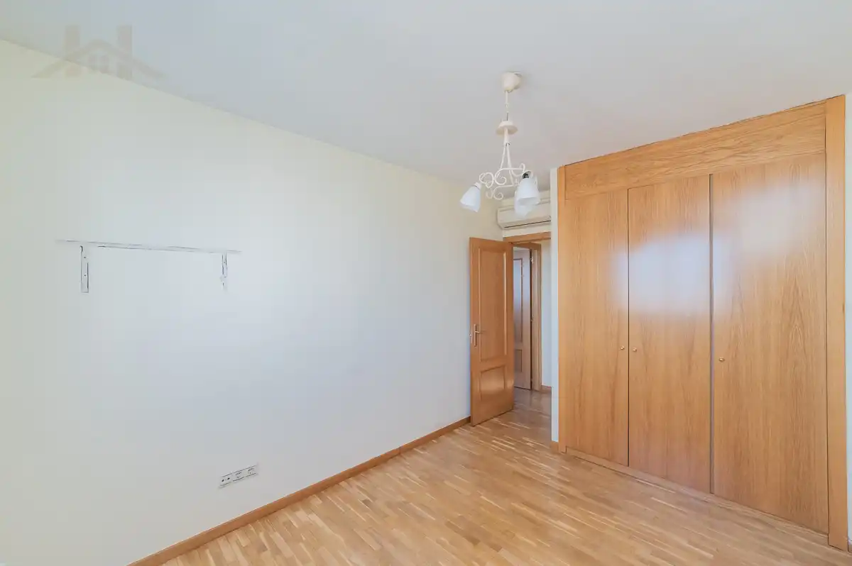 Habitación de Ático en venta en Arroyomolinos (Madrid) con Aire acondicionado, Calefacción y Jardín privado