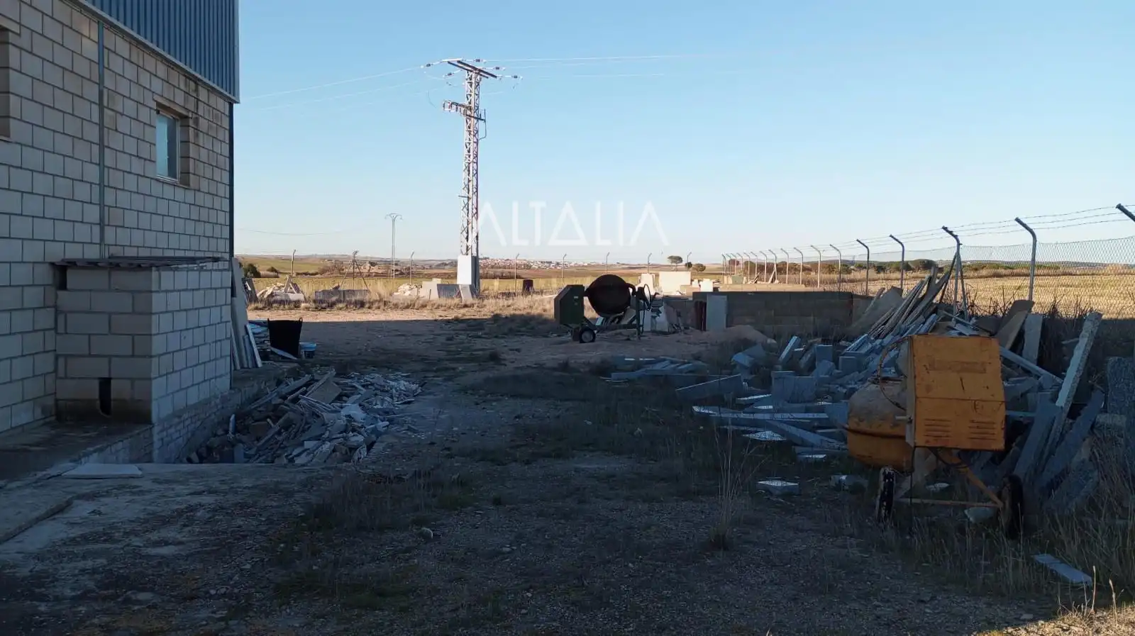 Nave industrial en venta en Osa de la Vega