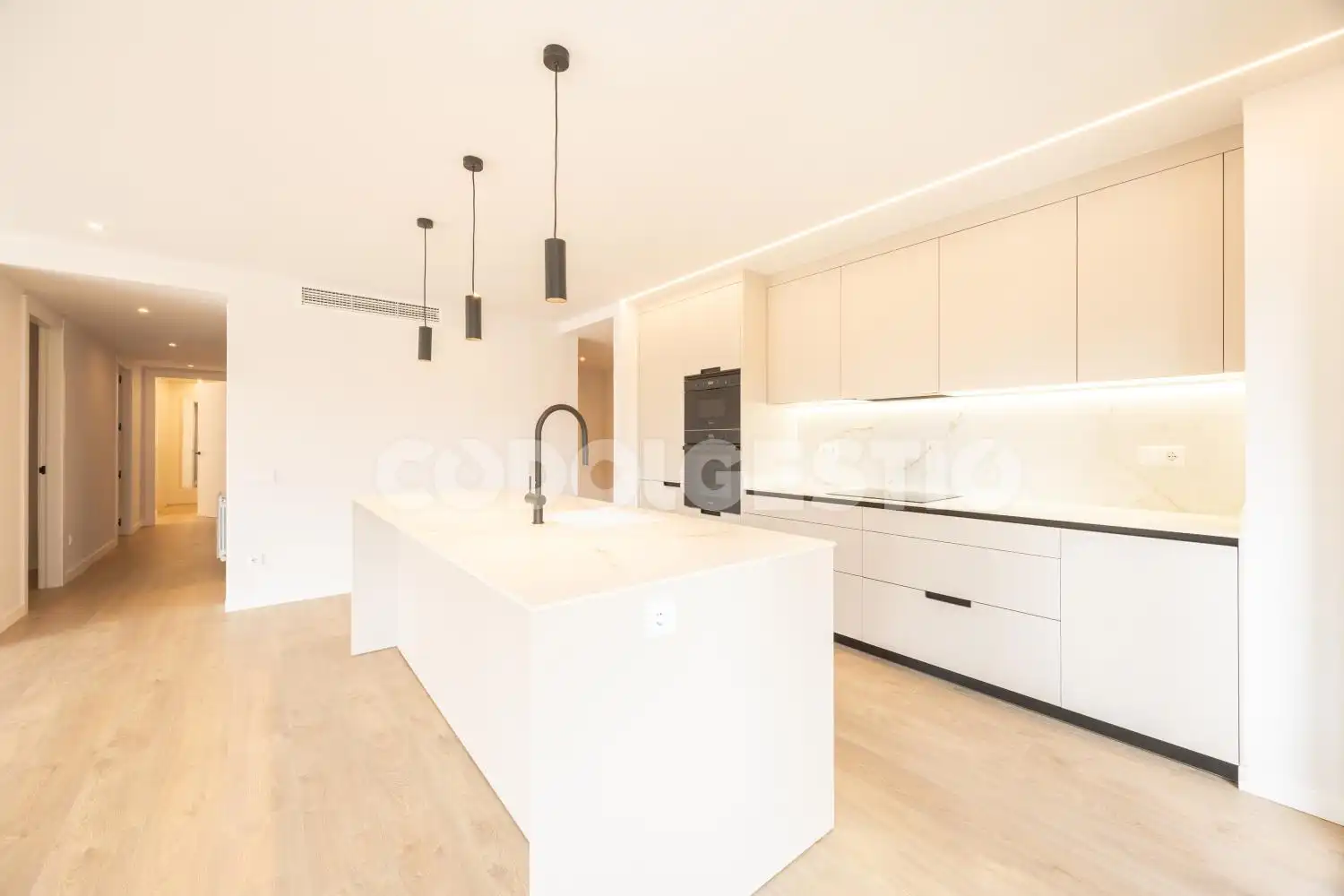 Flat for sale in Ronda Camprodon, 38, Nord