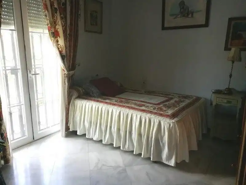 Dormitori de Casa o xalet en venda en Córdoba amb Aire condicionat, Calefacció i Jardí privat