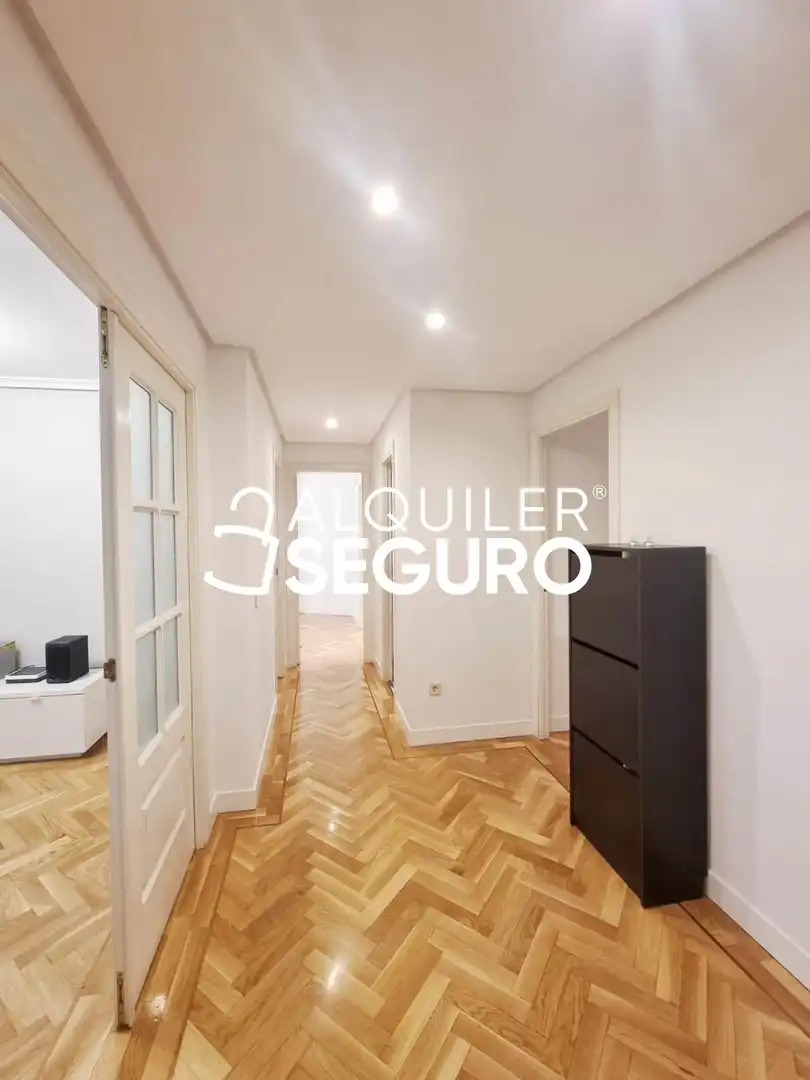Wohnung zur Miete in Majadahonda mit Heizung, Terrasse und Abstellraum
