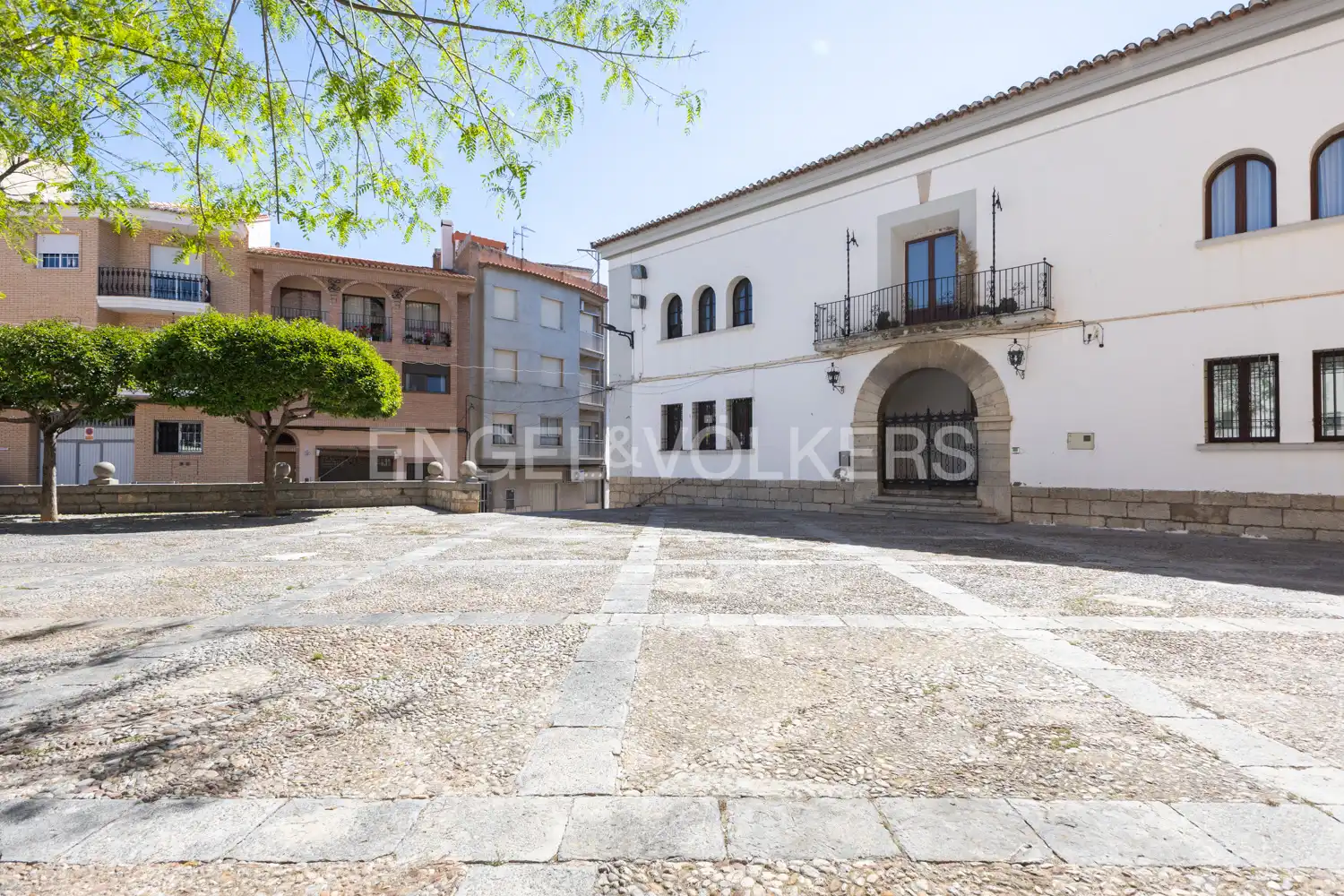 Vista exterior de Finca rústica en venda en Viver amb Aire condicionat, Calefacció i Jardí privat