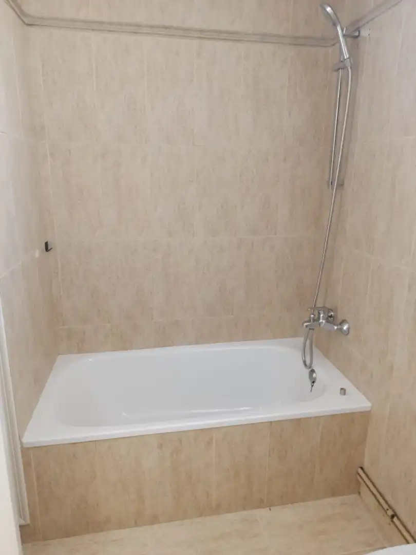 Baño de Piso en venta en Castellón de la Plana / Castelló de la Plana con Amueblado, Horno y Lavadora