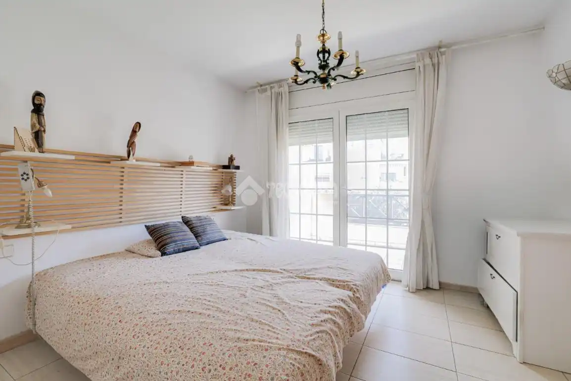 Habitación de Casa adosada en venta en Rubí con Aire acondicionado, Calefacción y Amueblado