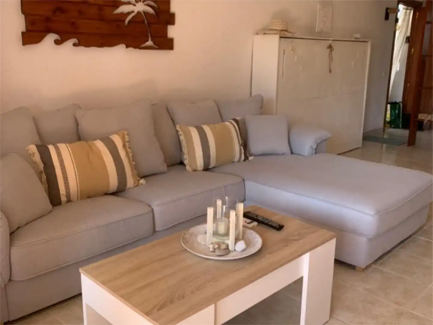 Sala d'estar de Pis de lloguer en Andratx amb Aire condicionat, Jardí privat i Moblat