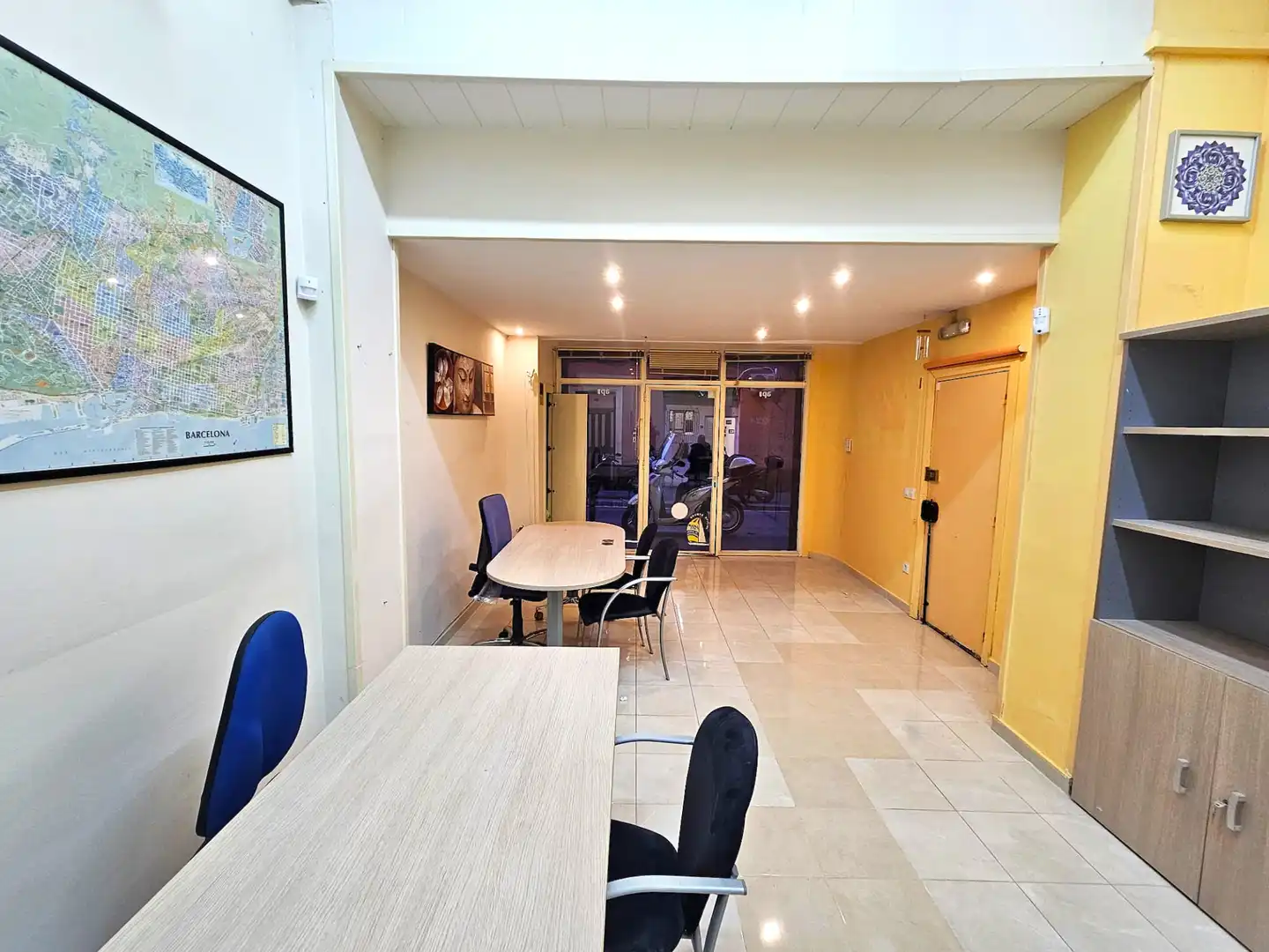 Büro zum Verkauf in L'Hospitalet de Llobregat mit Klimaanlage, Abstellraum und Alarm
