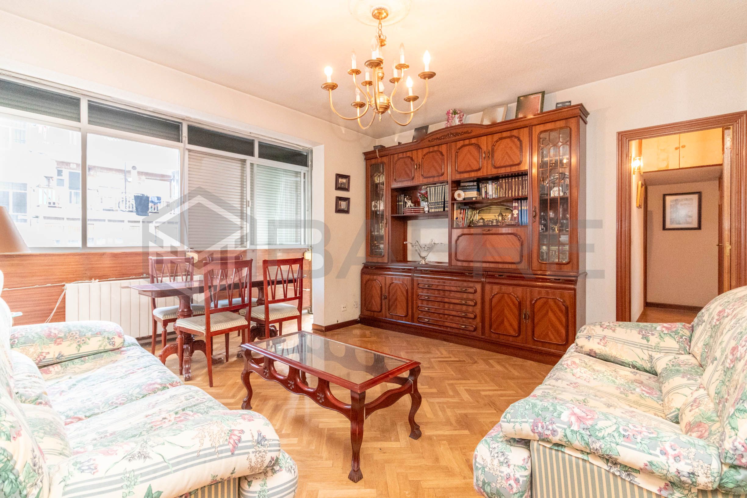 Sala d'estar de Pis en venda en  Madrid Capital amb Calefacció i Terrassa