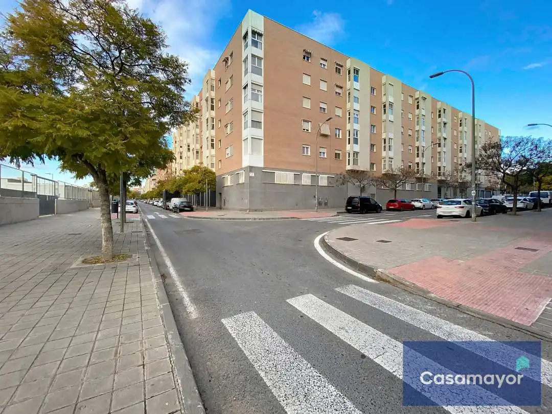 Vista exterior de Local en venta en Alicante / Alacant