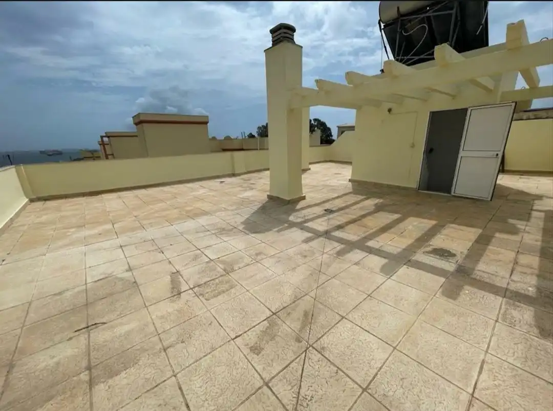 Terraza de Ático de alquiler en Algeciras con Aire acondicionado