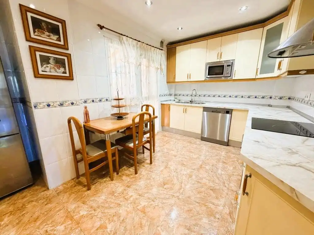 Kitchen of Detached homes for sale in Málaga  with Air Conditioner, Private garden and Terrace