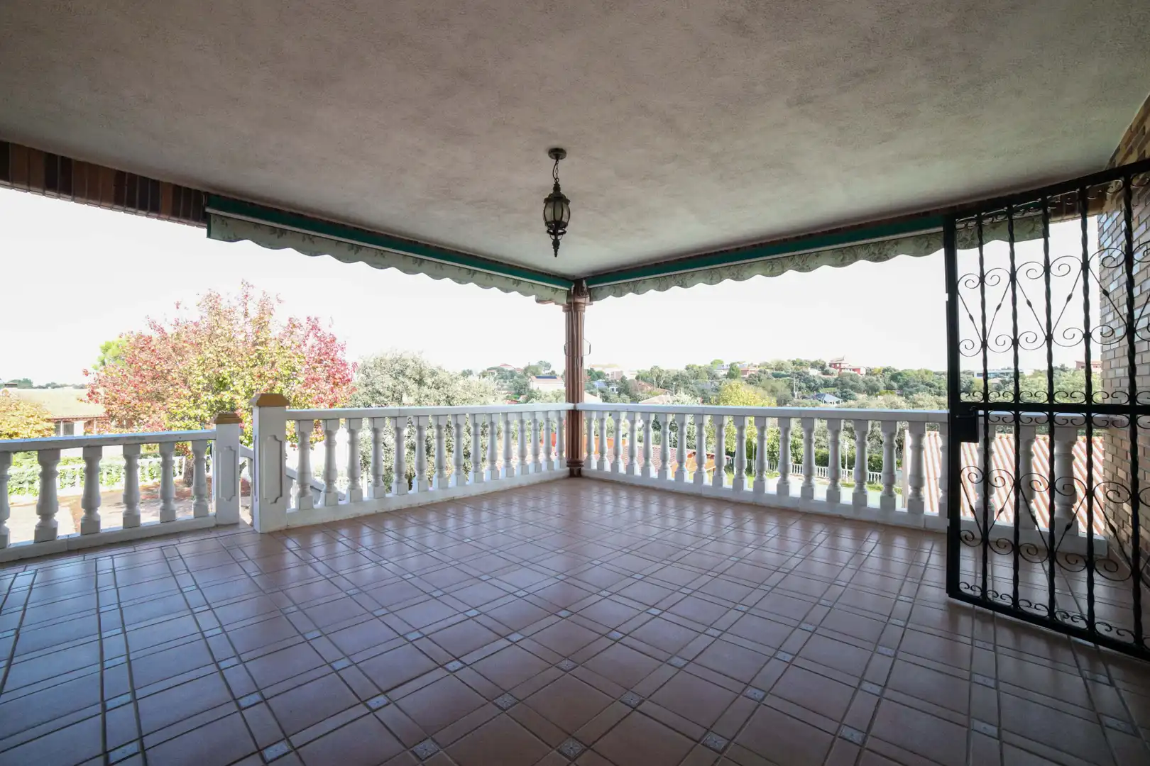 Terrassa de Casa o xalet en venda en Arroyomolinos (Madrid) amb Aire condicionat, Calefacció i Jardí privat