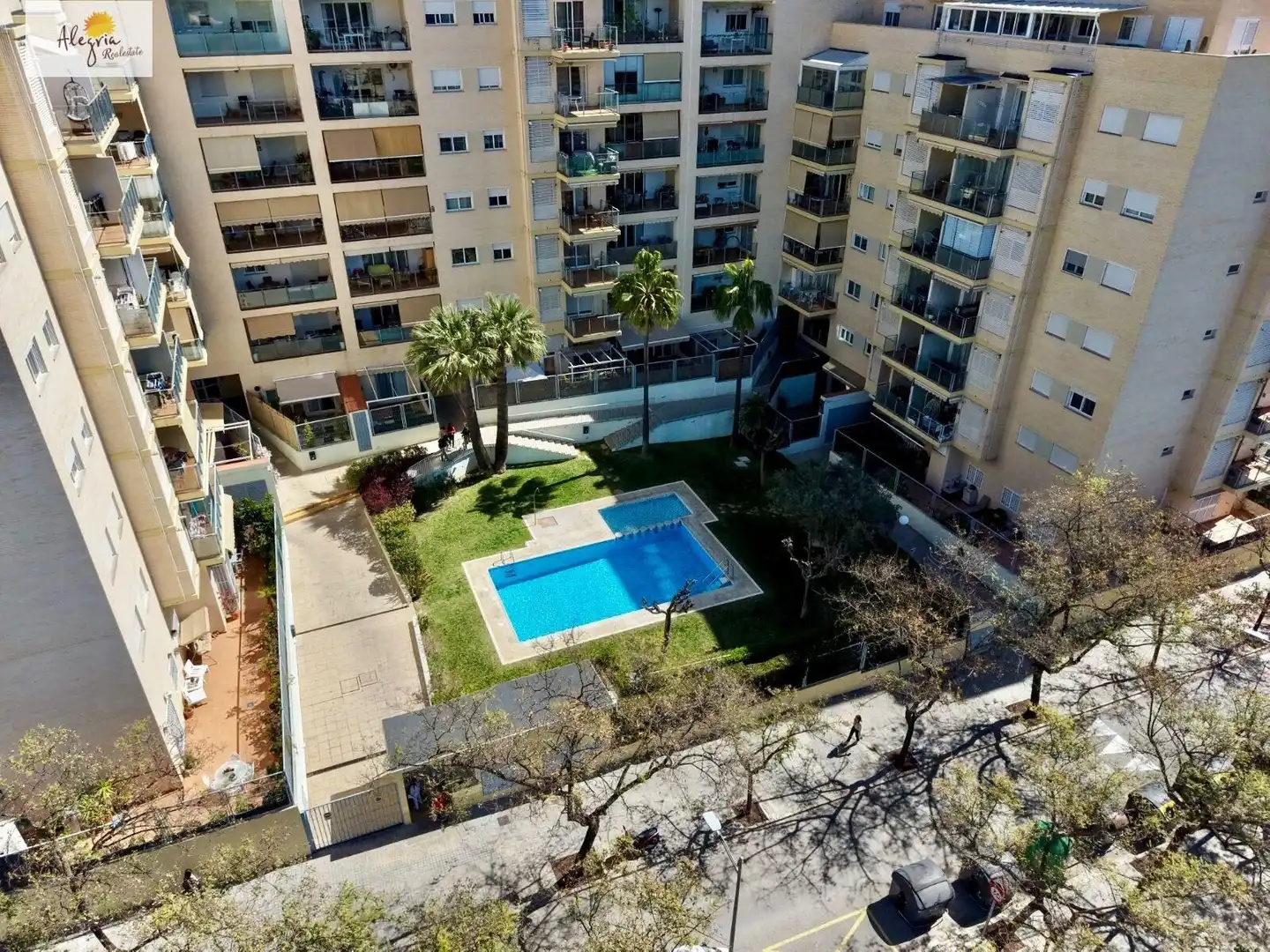 Piscina de Apartamento en venta en Paterna con Aire acondicionado, Calefacción y Jardín privado