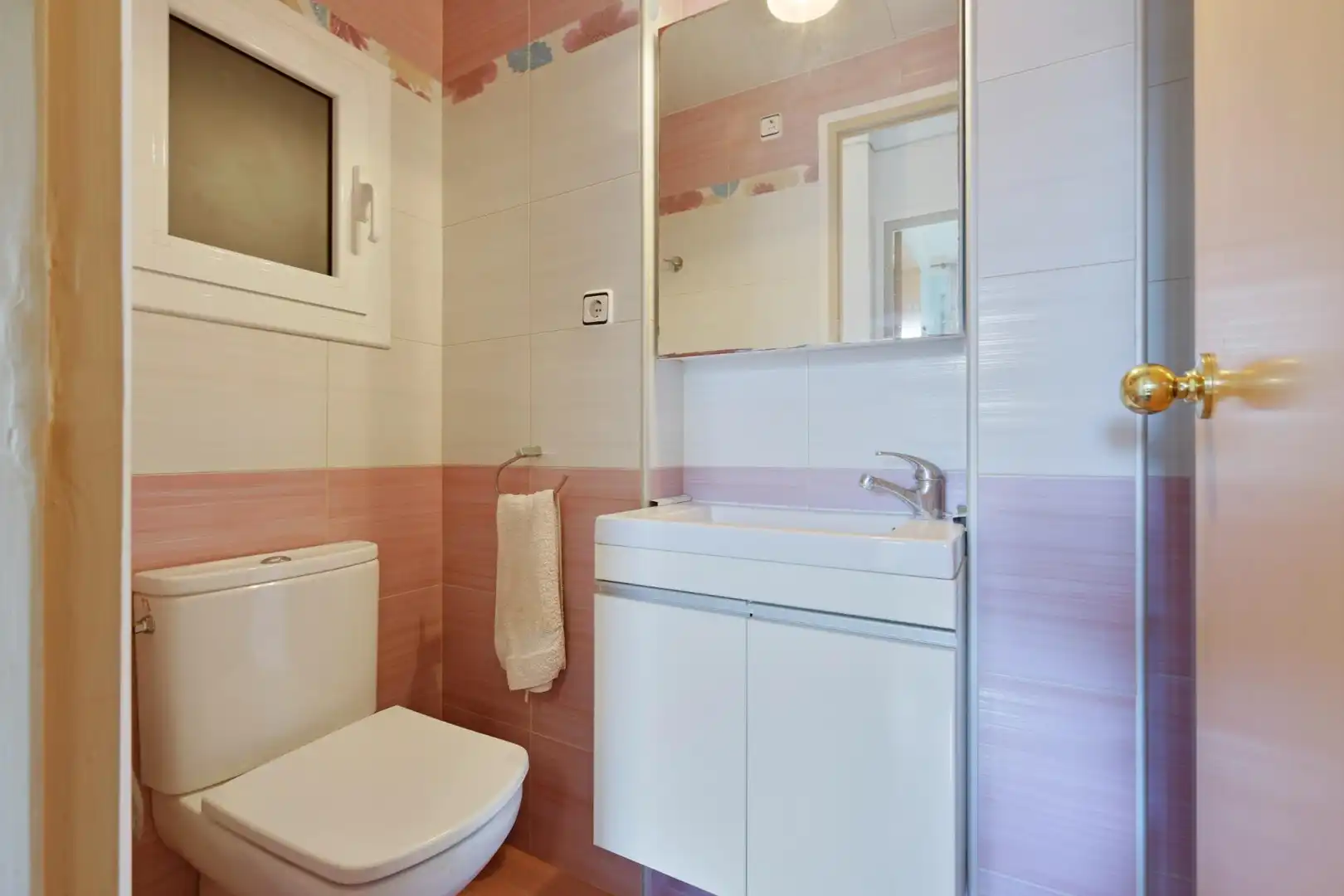 Bathroom of Apartments for sale in Barcelona