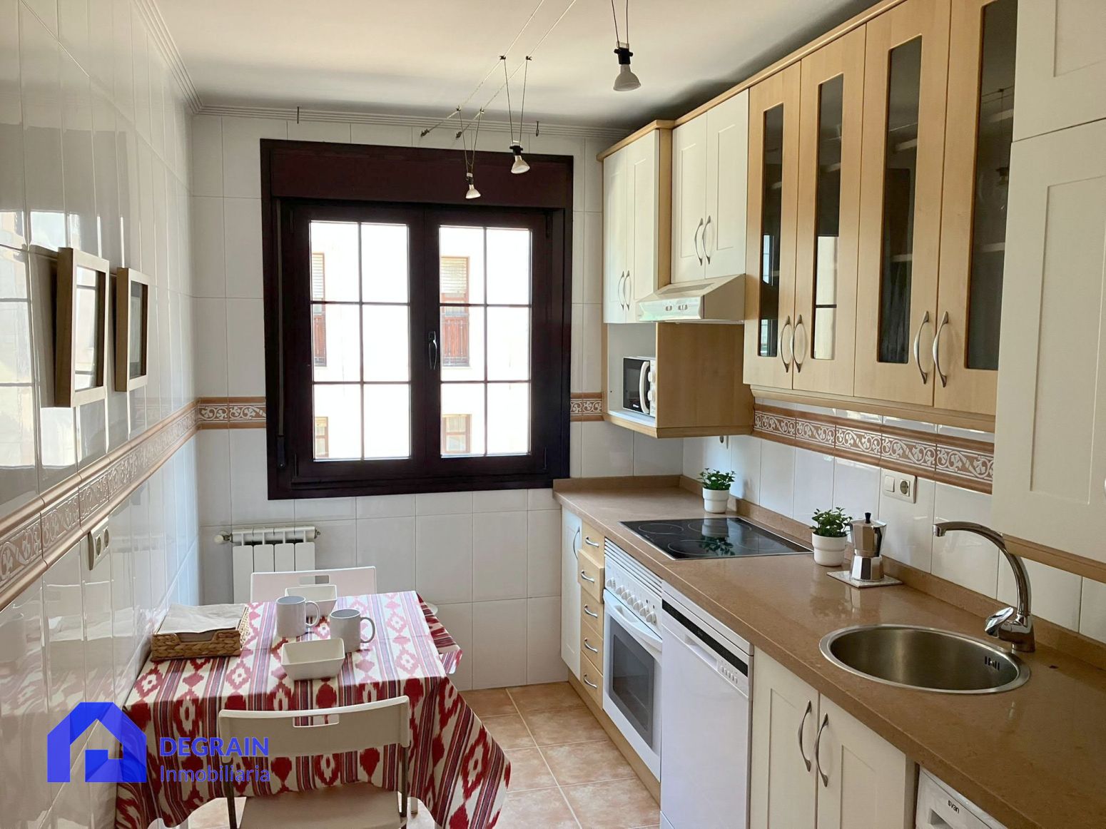 Kitchen of Flat to rent in Oviedo   with Heating, Furnished and Balcony