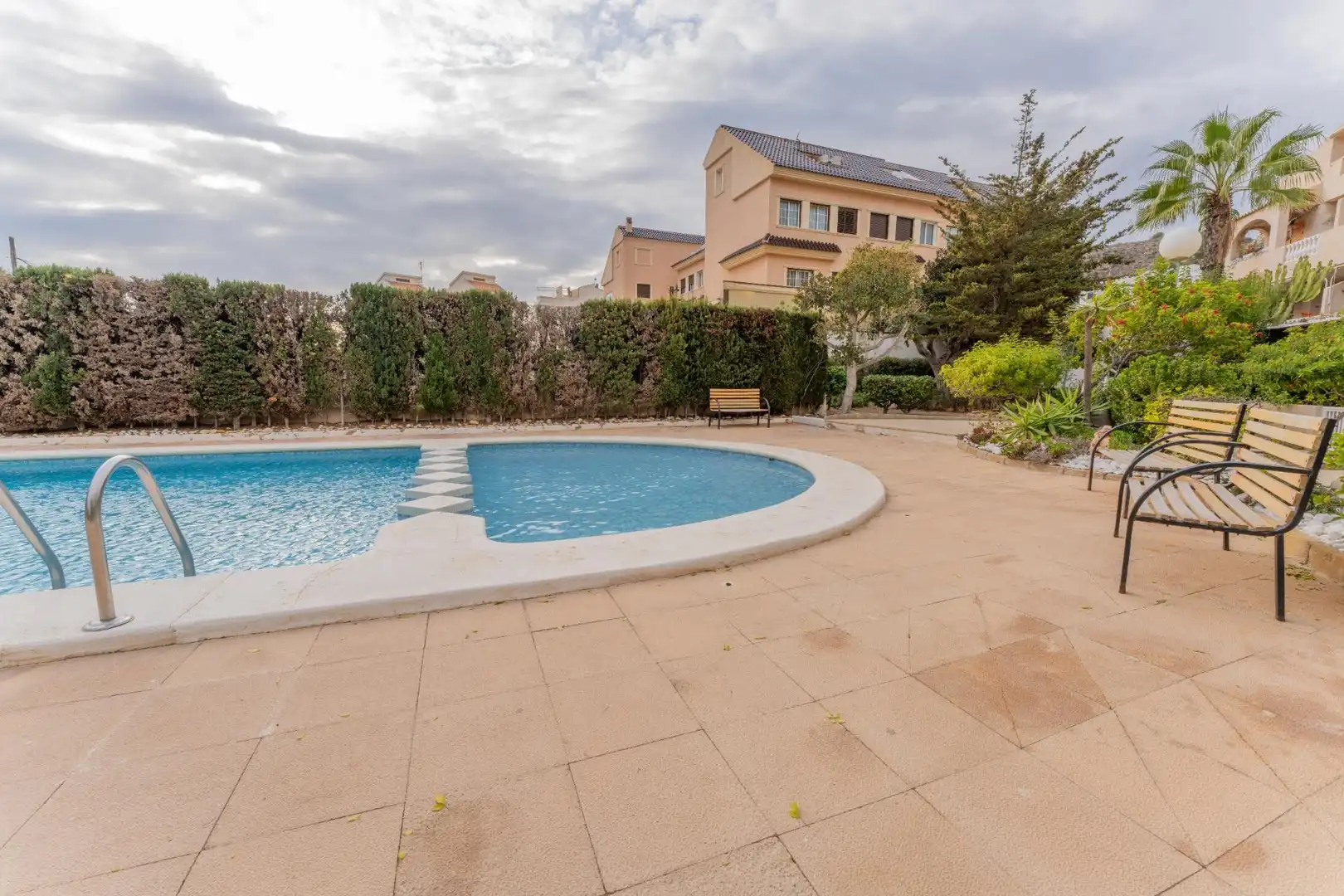 Piscina de Pis en venda en Santa Pola amb Jardí privat, Terrassa i Balcó