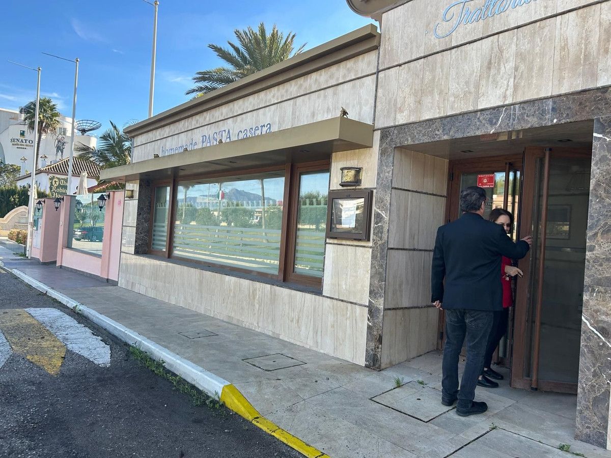 Exterior view of Premises for sale in Estepona