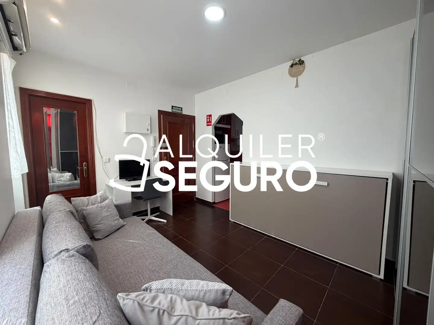 Sala de estar de Estudio de alquiler en Madrid con Aire acondicionado y Amueblado